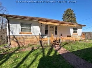 218 Confidence Ln, Red House, WV 25168