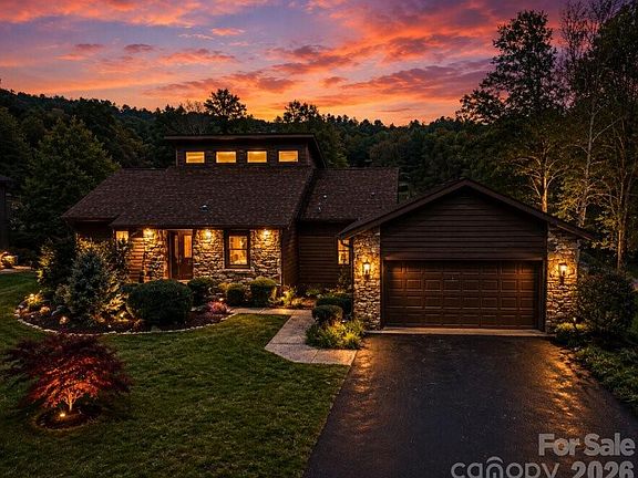 2nd image of 3104 Cove Loop Rd