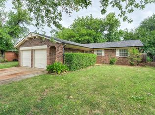 801 Robin Hill Rd, Edmond, OK 73003