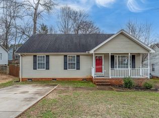 4 Autumnwood Way, Simpsonville, SC 29681