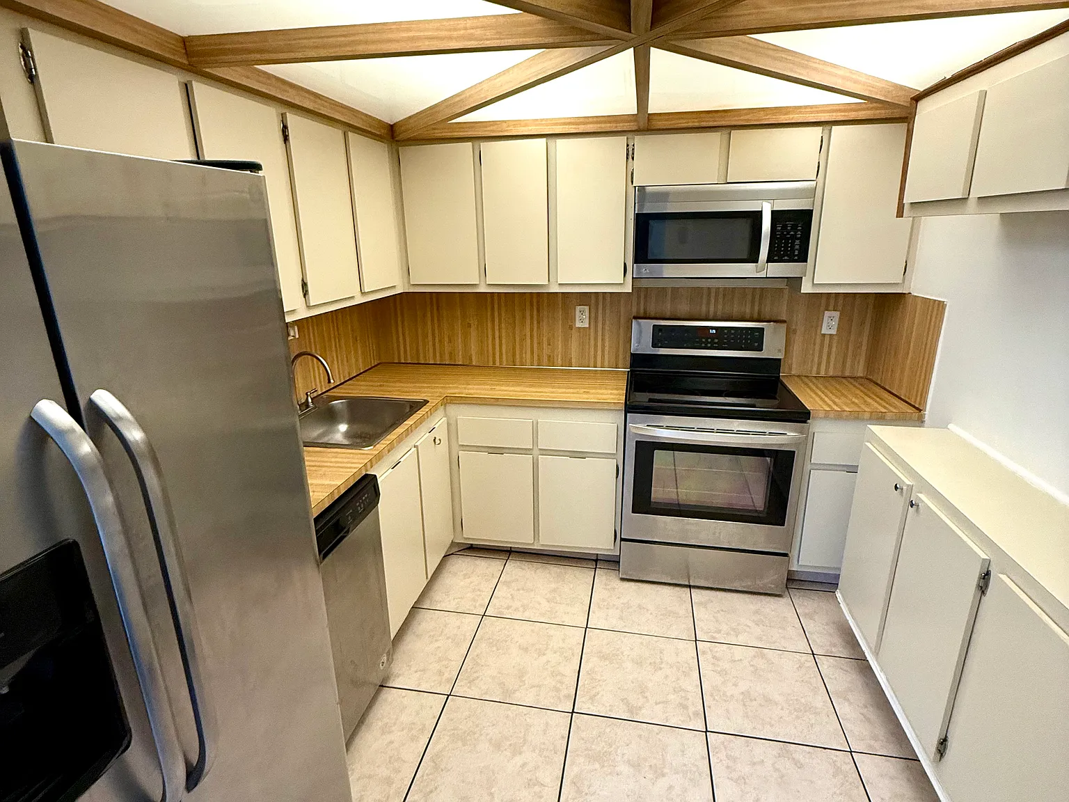 2 bed, 1065 sqft, $3,200 — Photo 3