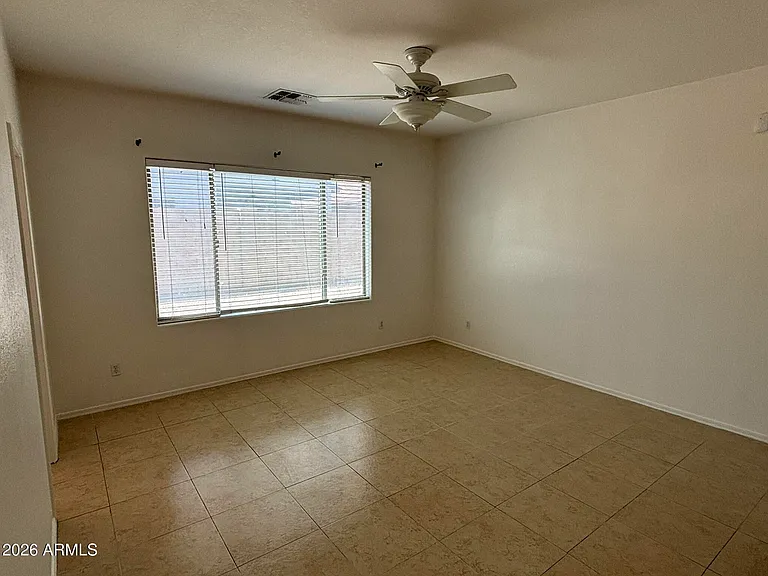 11559 W Lincoln St — Photo 9
