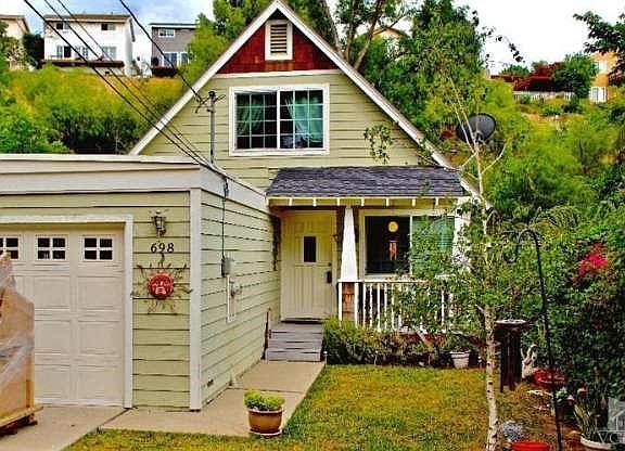 2nd image of 698 Paige Ln
