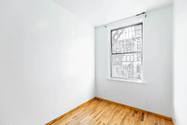 Rented by Bond New York | media 25