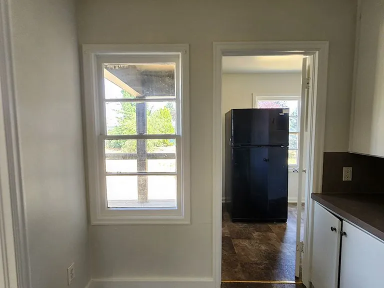 111 Jennings St — Photo 6