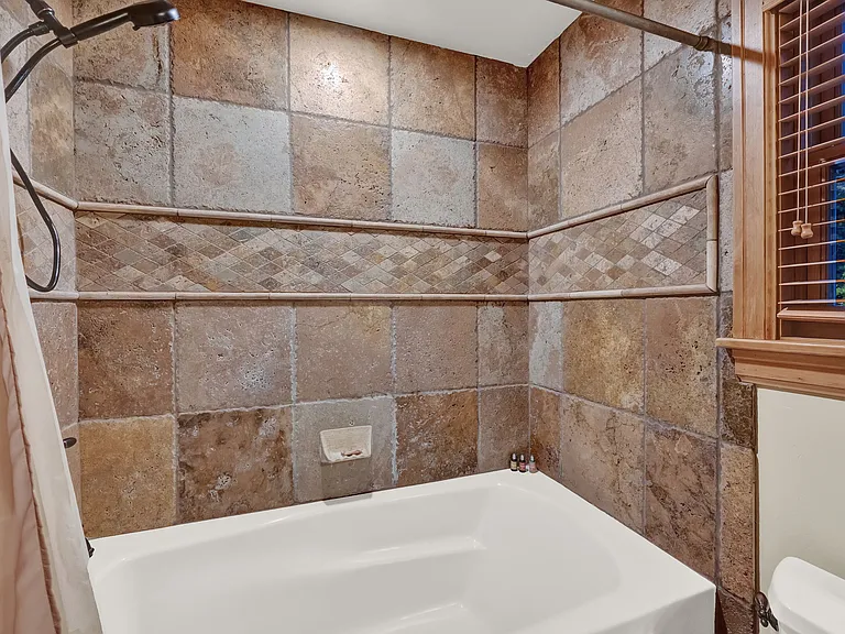 1019 Norfolk Ave — Photo 22