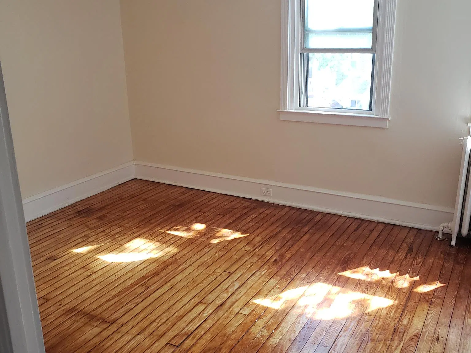 2 bed, 818 sqft, $1,400 — Photo 2