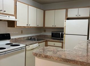 7180 NW 179th St APT 109, Hialeah, FL 33015