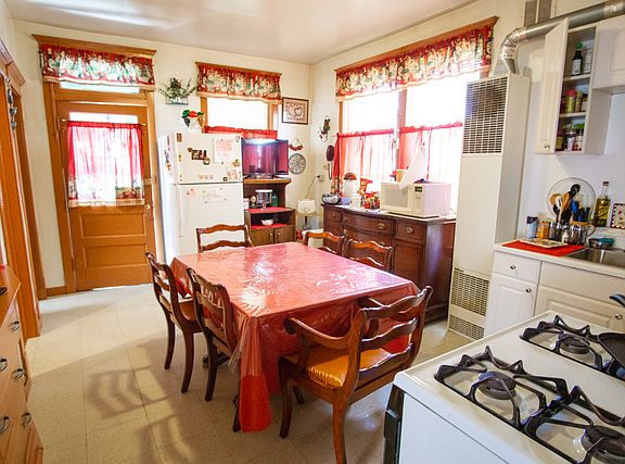 5th image of 2813 S Lawndale Ave