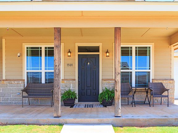 4th image of 1501 Old Settlers Way