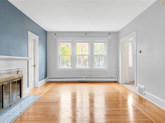 4th image of 41 Elmway St