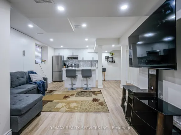 324 Brisdale Dr #Basement, Brampton, ON L7A 3C1