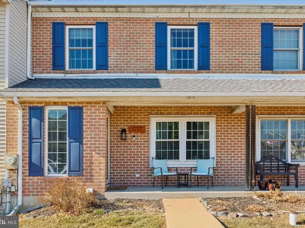 1237 Pine Ridge Dr, Perkiomenville, PA 18074