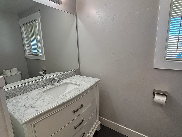 1884 Virginia Ave — Photo 13