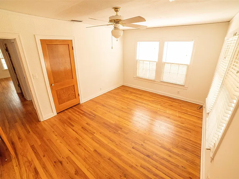 5409 Woodview Ave — Photo 16
