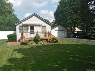 3923 Donley Ave, Rochester Hills, MI 48309
