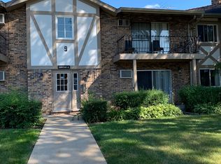 16W540 Lake Dr APT 103, Willowbrook, IL 60527