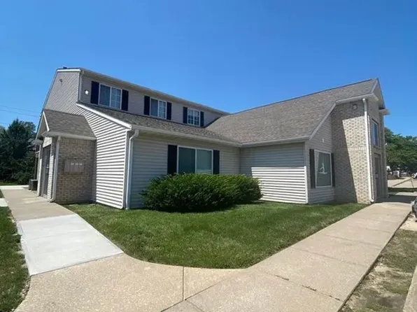 313 Scott Ct, Iowa City, IA
