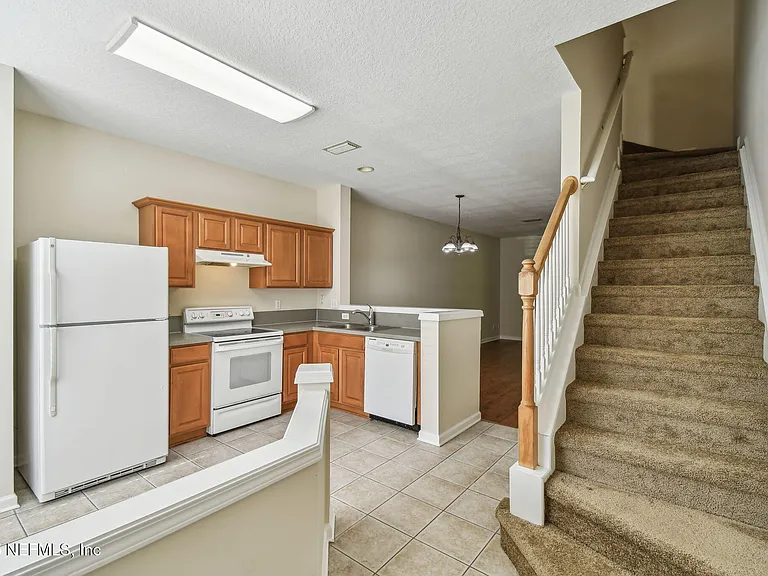 3542 Lone Tree Ln — Photo 6