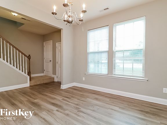 5th image of 85 Standing Oaks Ln