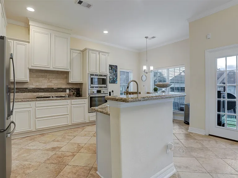 327 Twin Timbers Ln — Photo 14