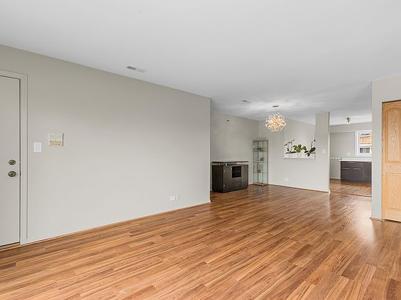 2nd image of 4174 Cove Ln APT E