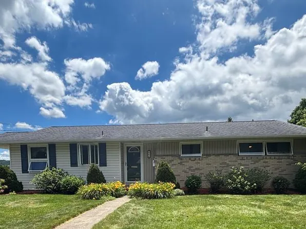 311 Freeman Dr, Johnstown, PA 15904