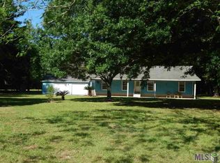 21211 Debbie Ln, Denham Springs, LA 70726