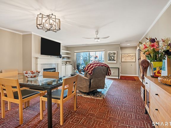 2nd image of 51 Harbour Close #51
