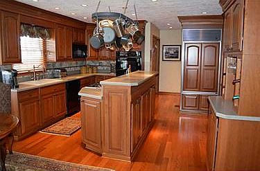 4th image of 1037 Lakemont Dr