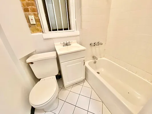 Rented by Oxford Property Group | media 11