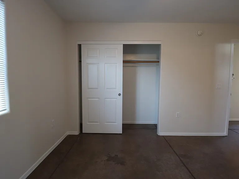 1020 E Silver St — Photo 42