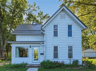 207 River St S, Central City, IA 52214