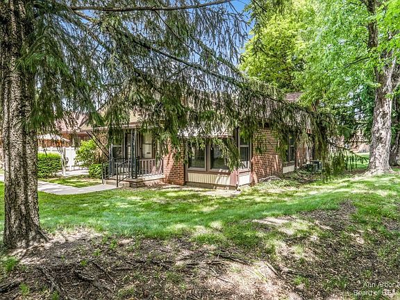 5th image of 40436 Newport Dr