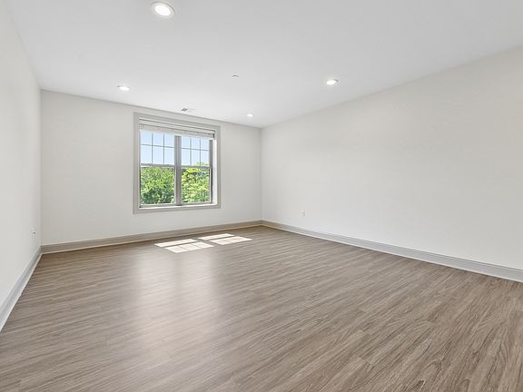 3rd image of 1580 River St APT 2F