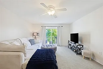 46 Greentree Ln #47 — Photo 2