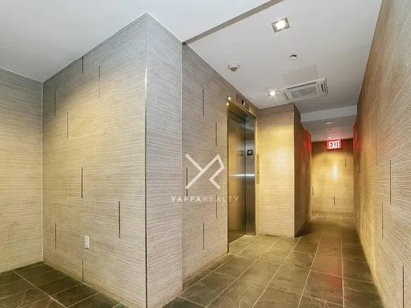 39 East 21st Street image 20 of 25