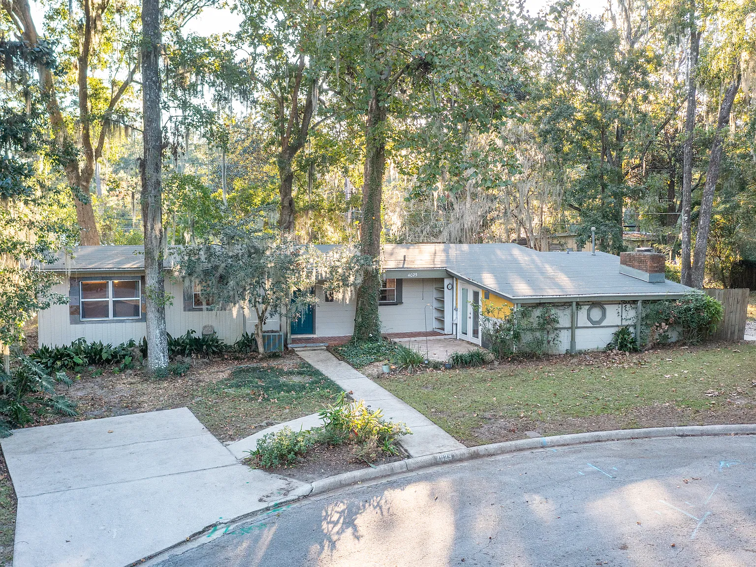 7 bed, 1872 sqft, $4,100 — Photo 2