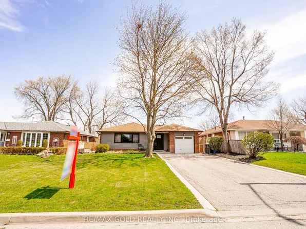 23 Dunster Cres, Brampton, ON L6T 3J8