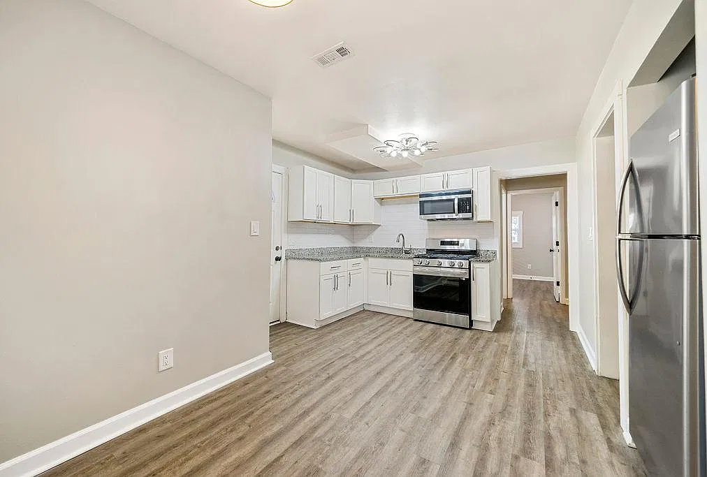 600 Frasier St SE — Photo 3