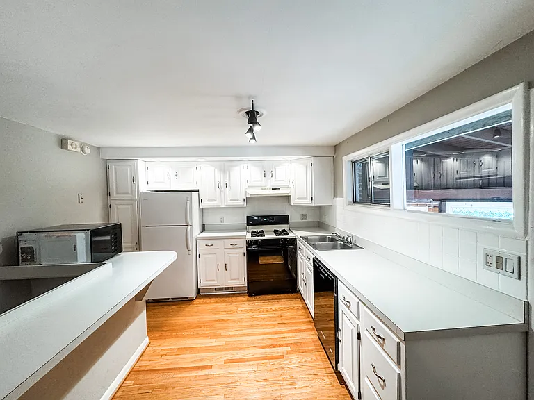 425 Marianna Dr — Photo 8