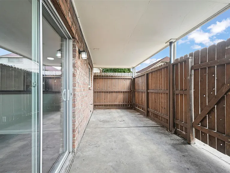 1520 Sherwood Forest St #301 — Photo 8