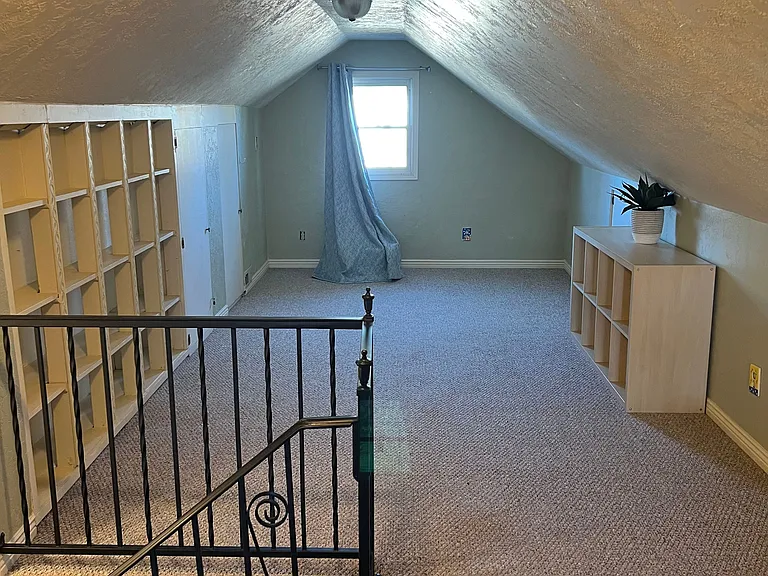 1360 Monaco Pkwy — Photo 42