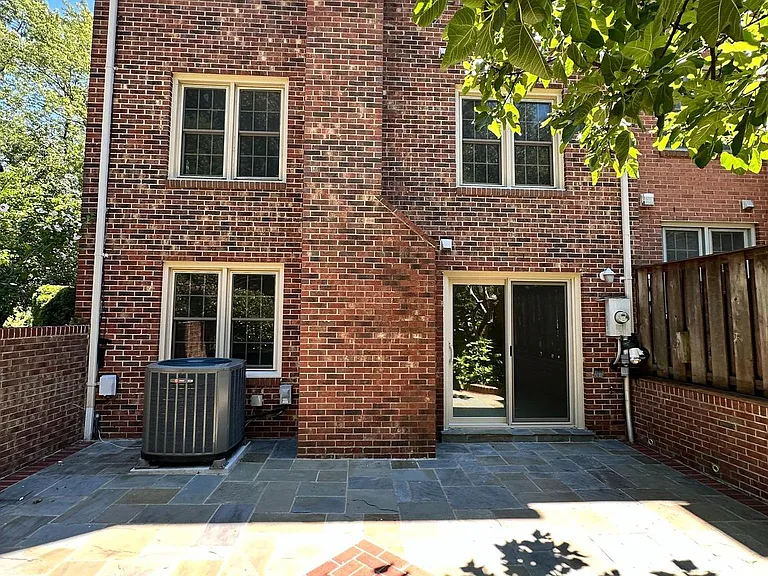 6056 Morgan Ct — Photo 8