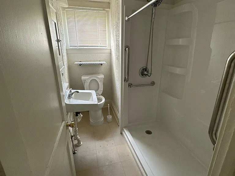 929 Johnston St #2 — Photo 8