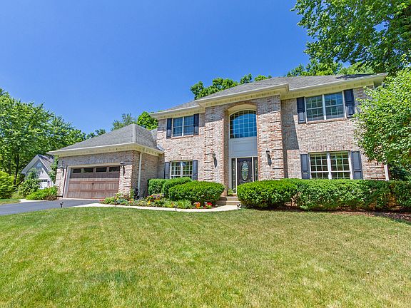 3rd image of 1003 Wildrose Springs Dr