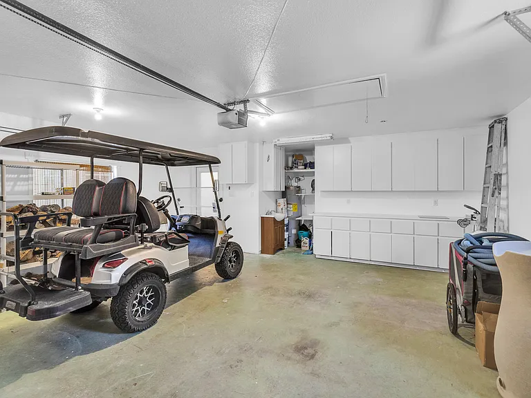 15829 Vincent Dr — Photo 21