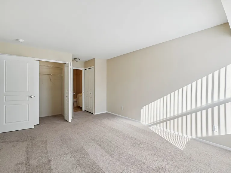 Harbour Village Apartments — Photo 19