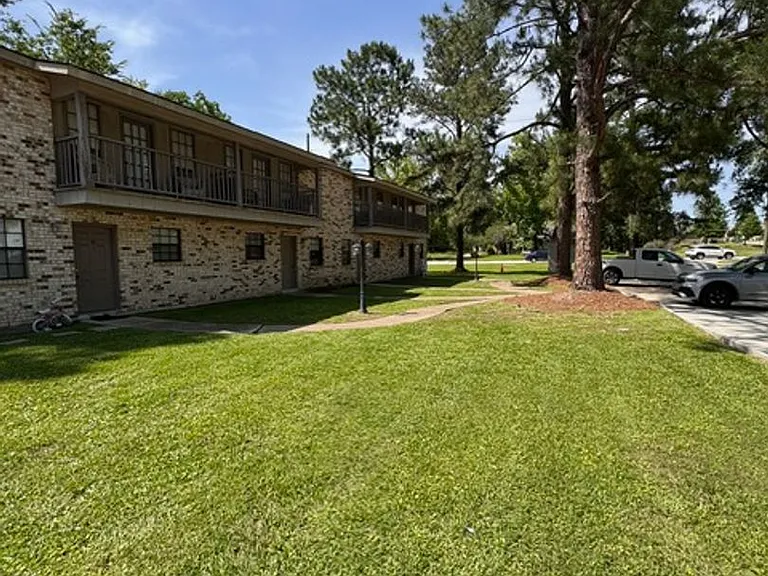 14020 Tiger Bend Rd — Photo 12