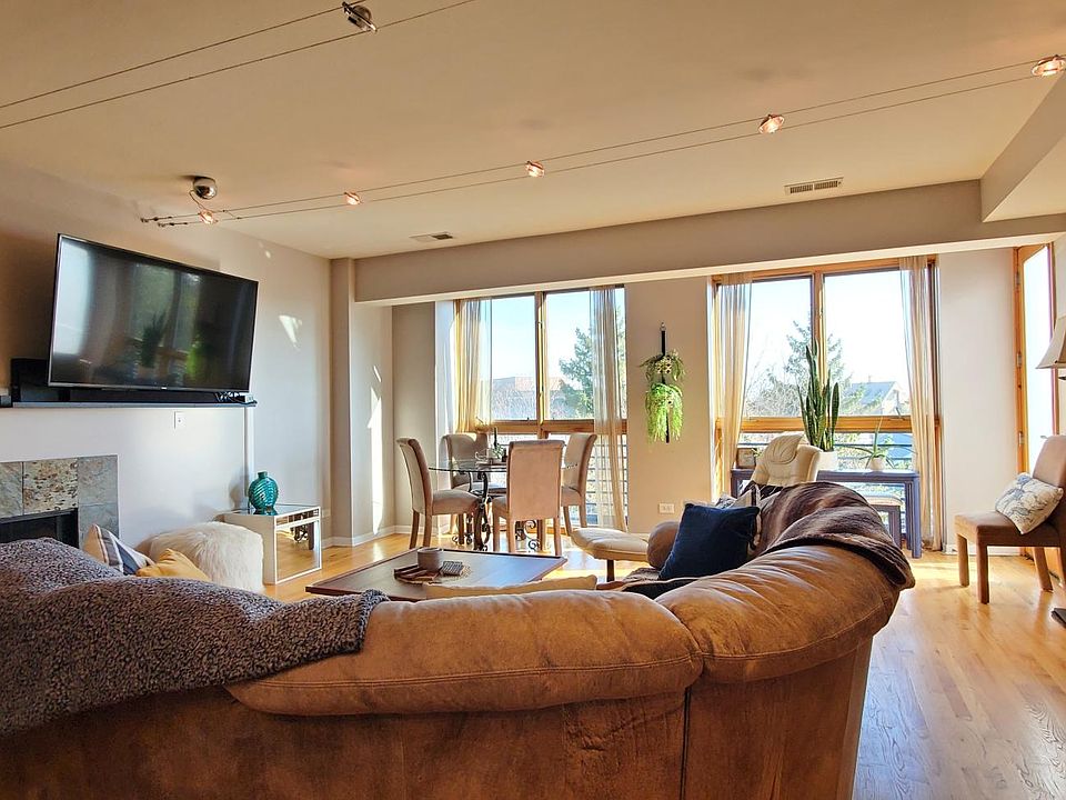Living Room/Kitchen